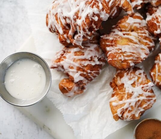 Язычок из слоеного теста с сахаром: рецепт