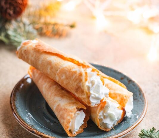 Праздничные рулетики из блинов с начинкой