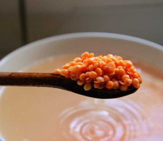 Чечевичный суп на мясном бульоне: рецепт