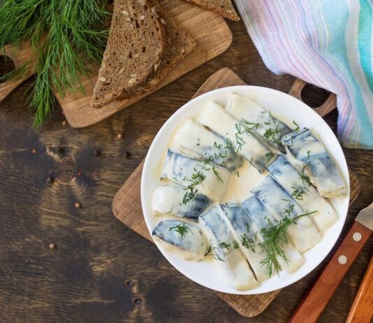 Скумбрия с овощами: рецепт салата на зиму