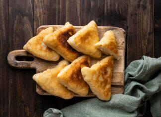 Сладкие пирожки с морковью в духовке из дрожжевого теста