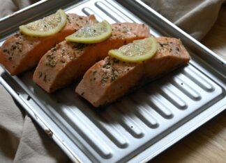 Запечем горбушу в духовке: кусочки в фольге