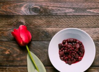 Простой рецепт клюквенного соуса для мяса