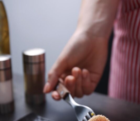 Филе курицы в духовке: быстро и вкусно