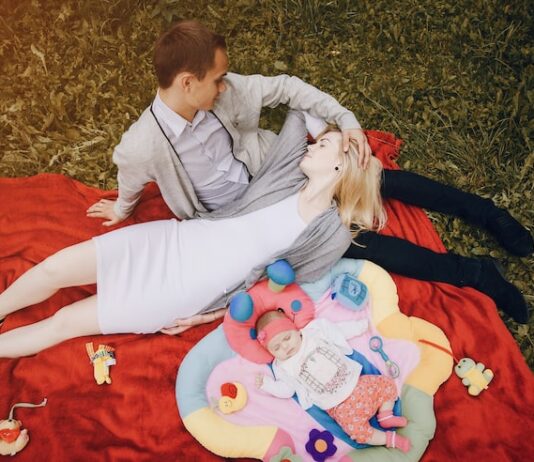 Паж Пентаклей: Значение в отношениях и любви на будущее