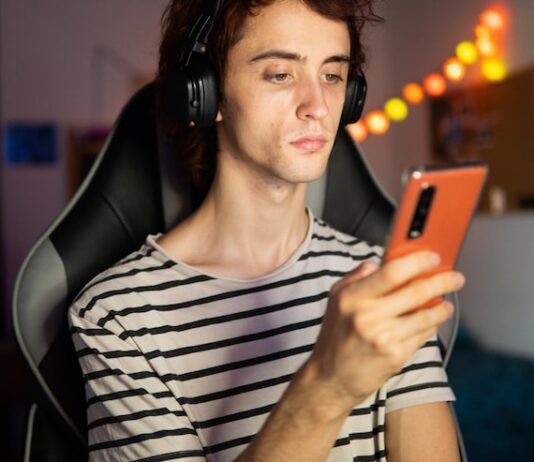 Как назвать парня в телефоне на английском