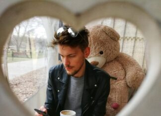 Запись парня в телефоне: мило и красиво