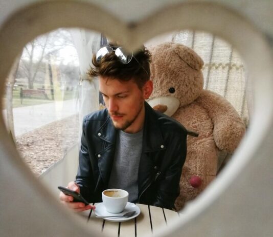 Запись парня в телефоне: мило и красиво