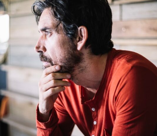 Признался во сне: к чему снится измена мужа