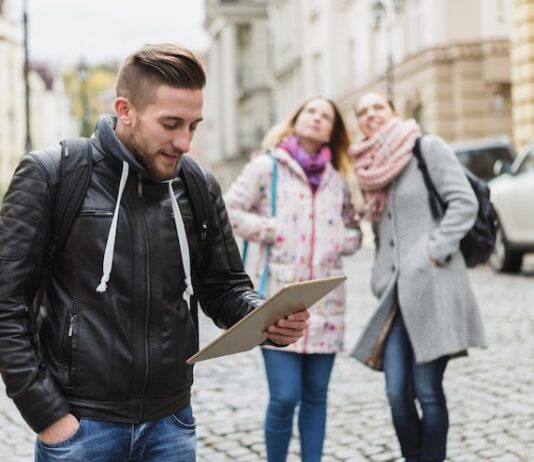 Как найти адрес человека по фамилии