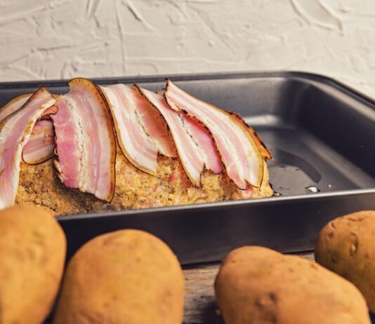 Грудинка в фольге: рецепт для духовки