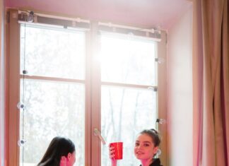 Онлайн гадание: как узнать отношение человека к вам