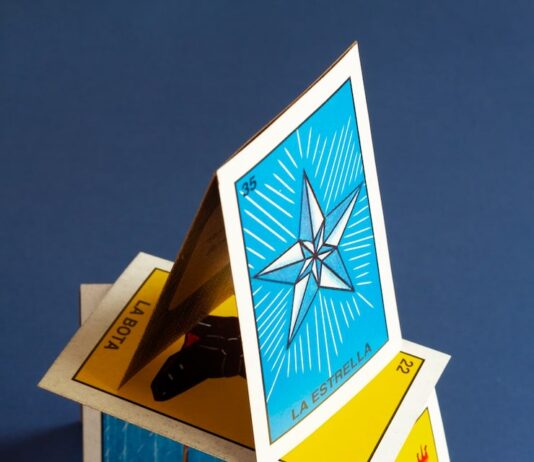 Разрешение ситуаций с помощью Таро: три карты