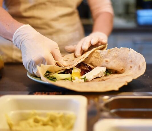 Шаурма в домашних условиях: рецепт вкусной уличной еды