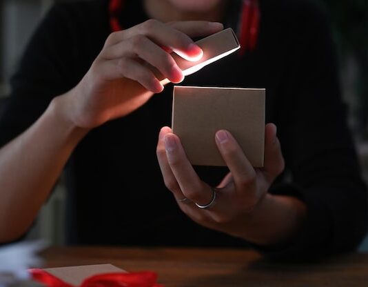 Отвязать карту в Кинопоиске в приложении