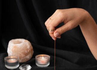 Точные онлайн-гадания для женщин: бесплатно загляните в будущее