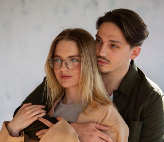 Короткие парные статусы для парня и девушки