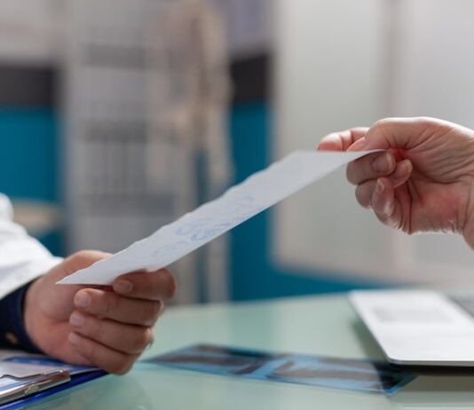 Горячая линия ФСС по больничным листам в Московской области