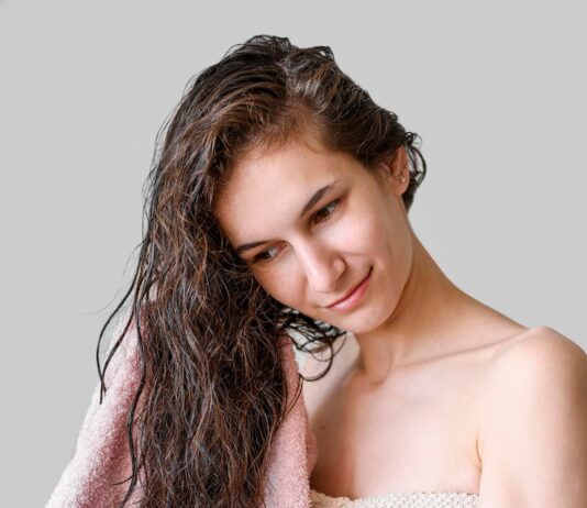 Волосы на теле во сне у женщины: причины и значение