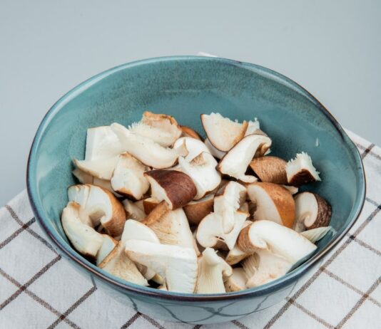 Готовим сушеные белые грибы с картошкой