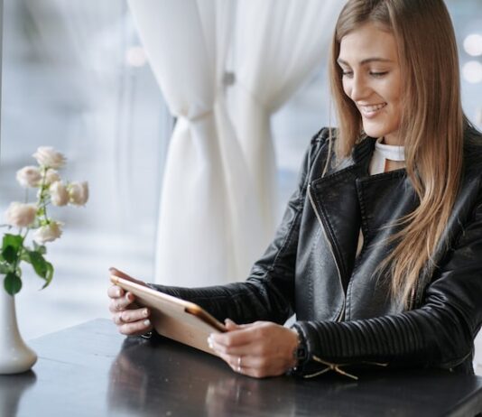 Как отключить премиум подписку в GetContact