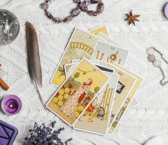 Значение 6 Жезлов в Таро: Любовь и Отношения