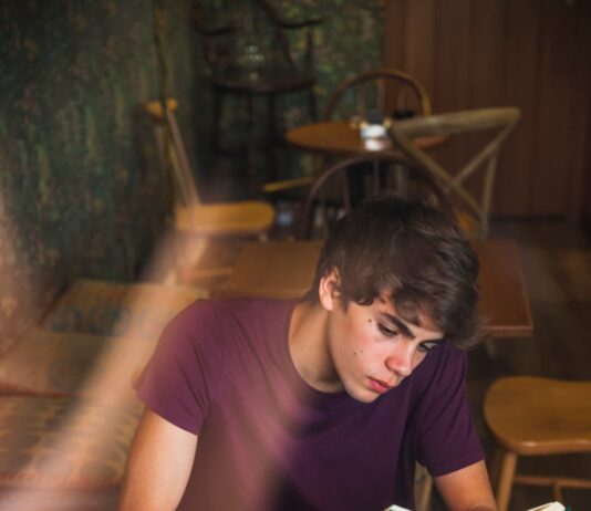 Приворот: как заставить парня написать прямо сейчас