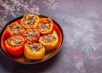 Фаршированный перец в духовке: половинки с фаршем