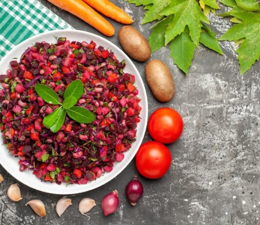 Салат с болгарским перцем и красной фасолью