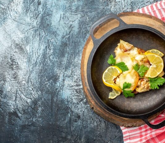 Филе минтая с овощами в духовке