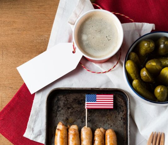 Сосиски в тесте в кляре на сковороде