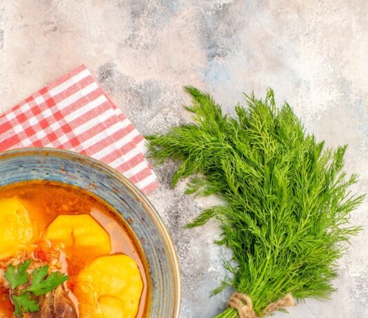 Рецепт мясной солянки с картошкой и солеными огурцами