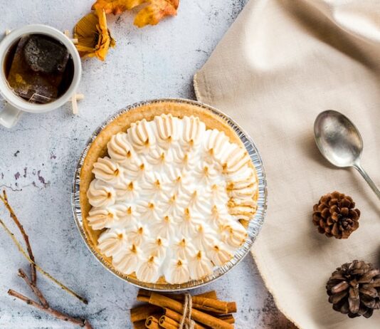 Крем для торта из сгущенки и сметаны