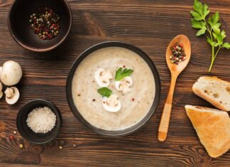 Грибной суп-пюре из шампиньонов со сливками