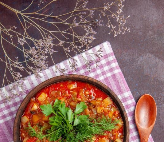 Рыбный суп из консервов сайры с картофелем и рисом