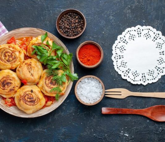 Жареные пирожки с капустой на сковороде