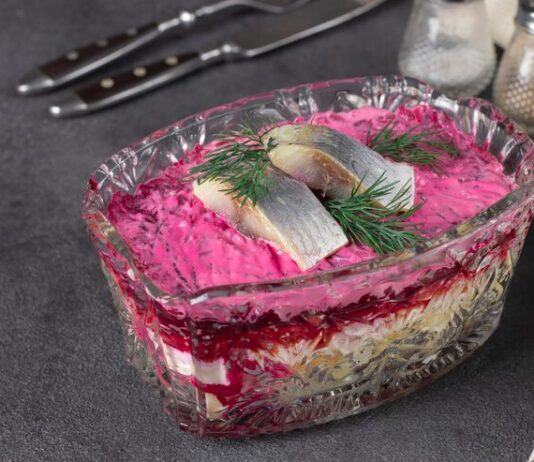 Салат «Сельдь под шубой»: классический рецепт