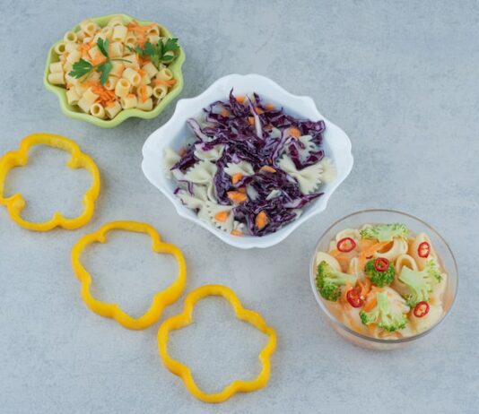 Салат Радуга с Чипсами и Корейской Морковкой