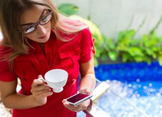 Удаление Дзена с главной Яндекса на телефоне