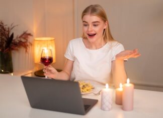 Гадание онлайн: скучает ли он по вам