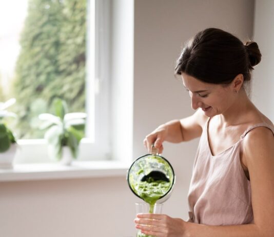 Фруктовые смузи в блендере: рецепты для дома