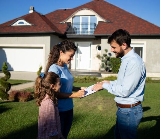 Заговор для быстрой продажи дома и земли