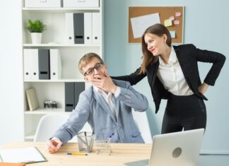 Увольнение с юмором: обращение к коллегам