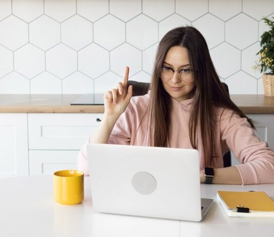 Работники Wildberries видят содержимое заказов