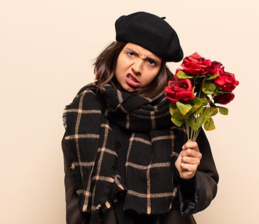 Красные розы во сне: значение для женщин