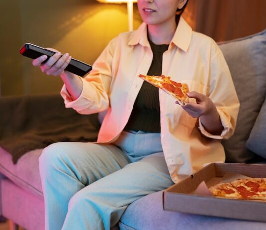 Салют ТВ или Яндекс ТВ: что выбрать?