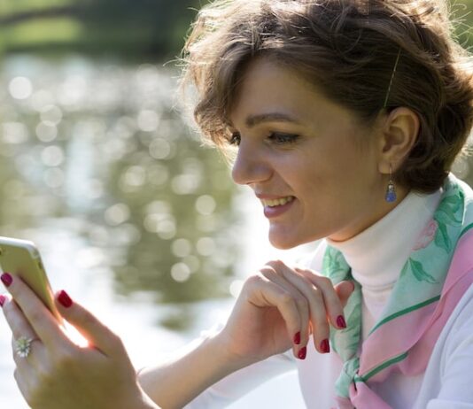 Как увидеть посетителей своего профиля в WhatsApp