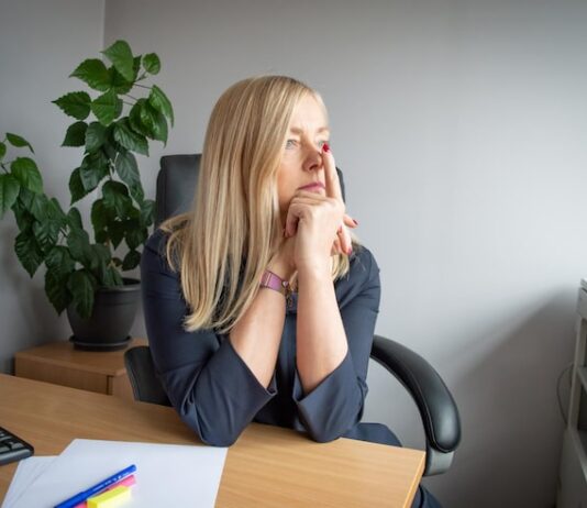 Толкование сна: начальник-женщина с работы