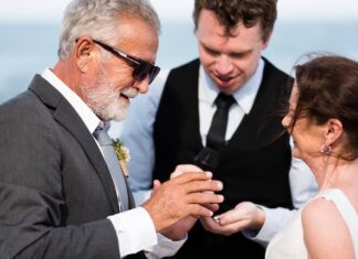 Материнское благословение на свадьбе сына
