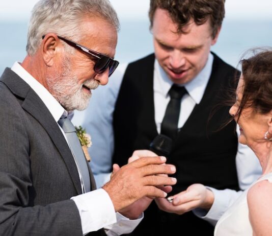 Материнское благословение на свадьбе сына